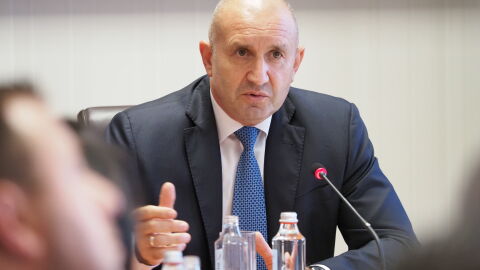 Политическата криза: В понеделник - консултациите при президента след оставката на кабинета