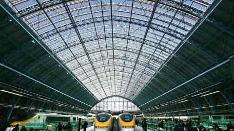 Големи закъснения и отменени влакове на Eurostar заради повреда по френската жп мрежа