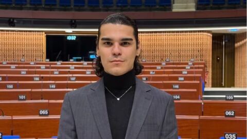 Турската полиция арестува ЛГБТ+ активист след реч пред Съвета на Европа