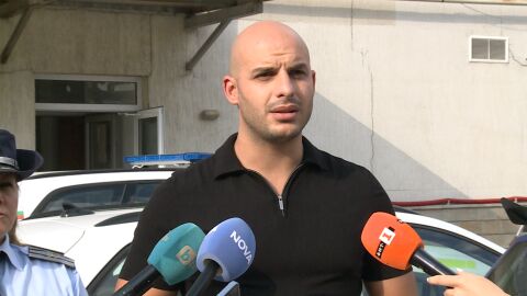 Снимка: Срещу чужденците в Банско са подавани сигнали за непристойно поведение - хвърляли предмети през терасите и показвали непристойни жестове към преминаващите