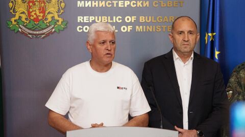 Снимка: Министърът на отбраната, след като дрон падна у нас: От 31 юли усилихме наблюденията и охраната на въздушното ни пространство