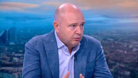 Снимка: Дизелът поскъпна, въпреки че петролът поевтиня: Кога шофьорите ще усетят спад на цените?
