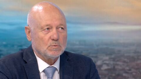 Снимка: Тодор Тагарев за дрона: Има прикриване на информация. Все едно две ескадрили бомбардировачи са щели да ни атакуват