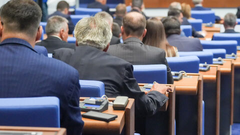 Снимка: На работа след ваканцията: Декларации на партиите в НС и остри сблъсъци