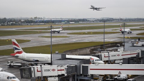 Сериозен технически проблем блокира полетите над Гърция