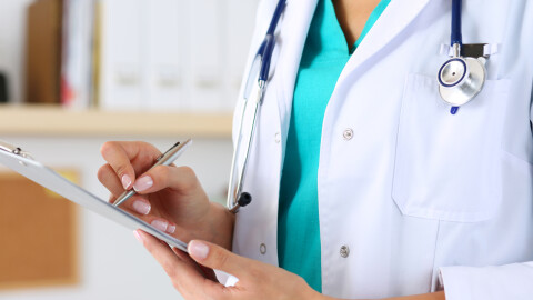 Здравният министър ще разговаря с финансовия министър за "по-адекватен размер" на таксата за преглед при лекар