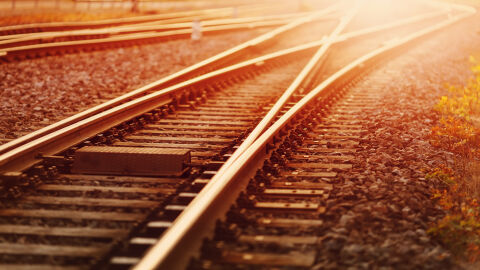 Свлачище спря влаковете между Царева ливада и Трявна