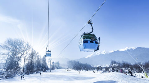 Атрактивно спускане и празнична програма бележат началото на зимния сезон в Банско