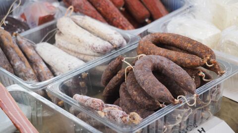 Полицията в Лом задържа мъж, откраднал килограм луканки