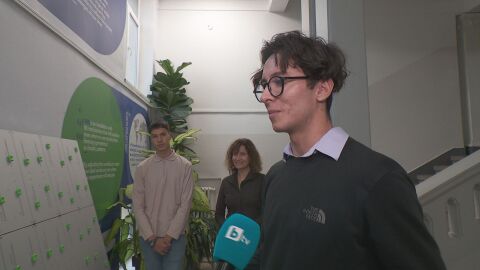 Артинсталация за глобалните проблеми в света: Единствената такава карта във висше училище в света