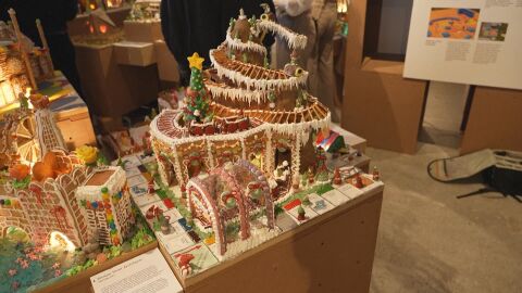 Биг Бен от коледни меденки