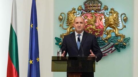 Румен Радев: Предсрочните избори са единственият път напред