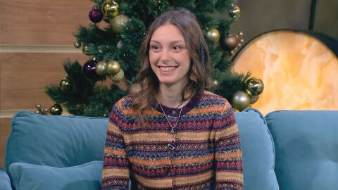 „Гора на знанието“: 18-годишна лауреатка от „Стани богат“ превежда Кеплер 