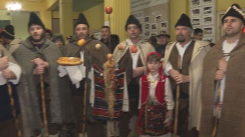 Коледният дух оживява в Телиш: Северняшки песни, обредни хлябове и пъстра трапеза 