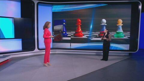 Какво стои зад серията дипломатически визити: Макрон в Китай, Путин в Индия?