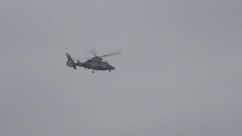 Евакуират още четирима души от танкера, заседнал край Ахтопол