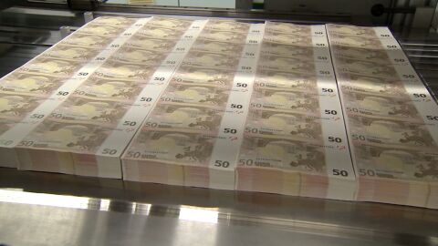 На първо четене: Комисията в НС прие удължен бюджет, минималната заплата става 620 евро