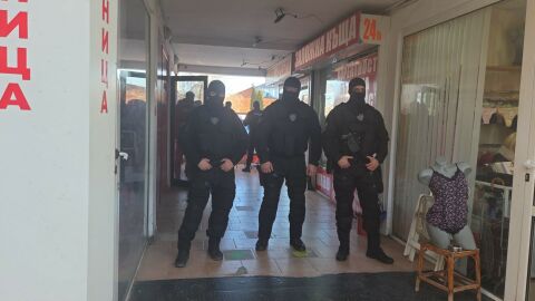 Отряд „Кобра“ с акция в София: Проверява финансирането на провокаторите от протестите от 1 декември