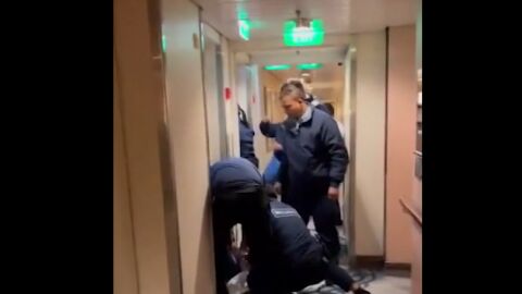 След 33 питиета на бара: Баща колабира на круизен кораб и умира (ВИДЕО)