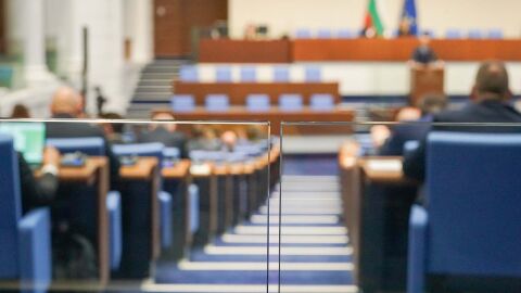 „Маркет ЛИНКС“: 6 партии в НС, ако изборите са днес. ГЕРБ са първи, но със спад. Втори са ПП-ДБ