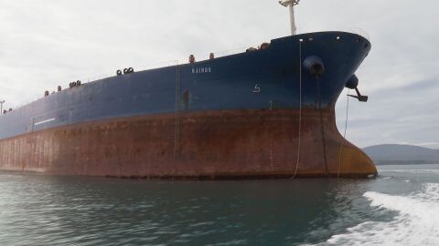 „Морска администрация“: Предстои извеждане на безопасно място на танкера „Кайрос“