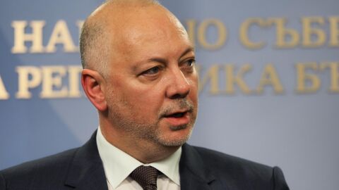 Парламентът гласува днес оставката на кабинета &quot;Желязков&quot;