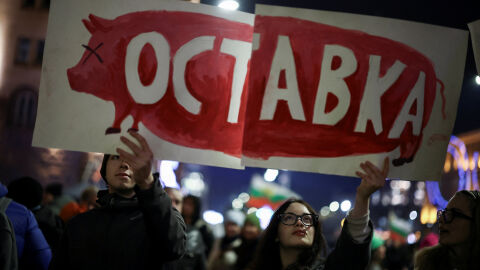  &quot;Уолстрийт джърнъл&quot; за България: Поколението Z за първи път сваля европейско правителство