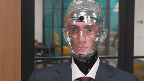 Робърт – първият български хуманоиден робот, който вече е и по улиците на София