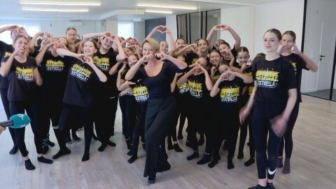 Среща с момичетата от Estrella, които „запалиха“ сцената на „България търси талант“