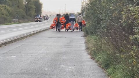 Хъбове за нелегални мигранти? Спекулации за договорка между Лондон и Скопие развълнуваха съседите