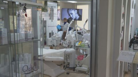 Нова правила: Задължителен тест за алергии преди всяко боядисване, на козметик - след бележка от лекар