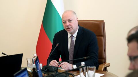 Правителството предлага удължителен бюджет за следващата година