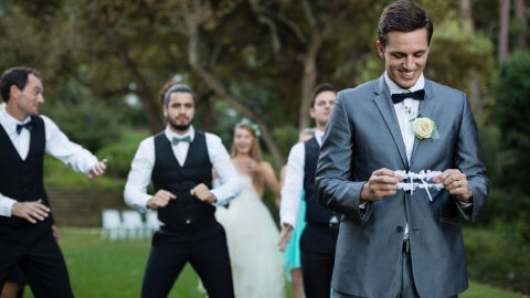 Масов мой на сватба, булката е в болница