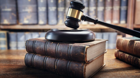 Руската централна банка съди „Юроклиър“ за близо 230 млрд. долара