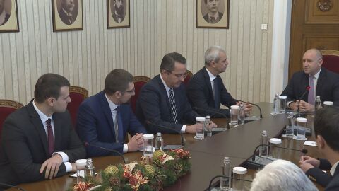 Костадинов пред Радев: Избори през март са съвсем постижими