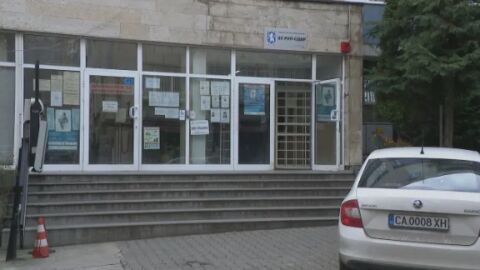 Съдът решава остават ли в ареста задържаните за рекет и изнудване полицаи 