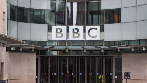 Би Би Си ще оспорва иска на Тръмп за 10 млрд. долара за клевета