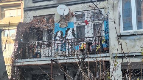 Стотици видеа с непълнолетни: Арестуваха педофил в дома му в центъра на София