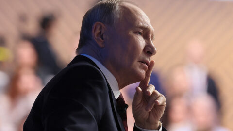 Въпроси за извънземни и събира ли инкогнито информация из Москва: Странни моменти на пресконференцията на Путин