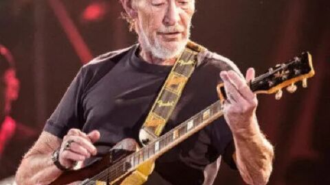 Крис Риа, изпял най-голямата коледна класика, почина на 74-годишна възраст