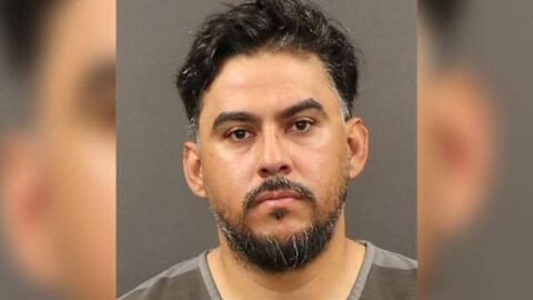 1300 години затвор за лидер на група, заклеймена от Тръмп като терористична