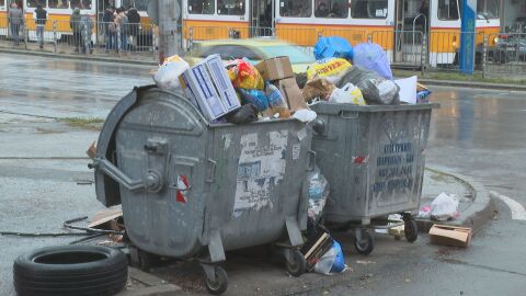 Жители на още 6 района в София се притесняват, че кварталите им остават без сметопочистване