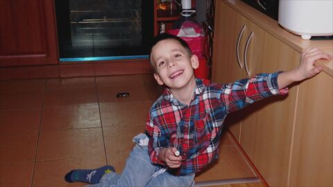 Децата на „Българската коледа“: Адриян от Варна, на когото инициативата протегна ръка