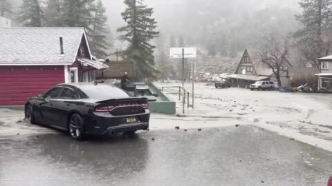 Катастрофални наводнения в Калифорния: Вълни до 7,6 м и свлачища белязват празничните дни