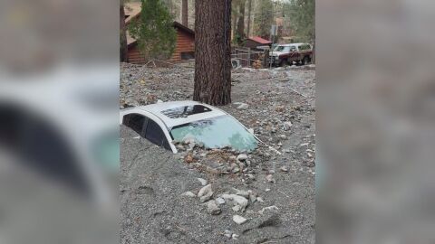 Цели имоти са под отломки и пръст: След силната буря в калифорния - кални свлачища (СНИМКИ)