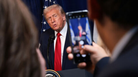 Евентуални удари срещу Иран: Според високопоставени източници Тръмп все още не е решил