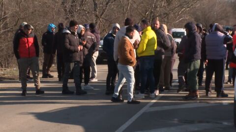 Протестна блокада заради спирането на тока по празниците 