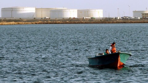 Иран: 35 кораба преминаха през Ормузкия проток през последните 24 часа