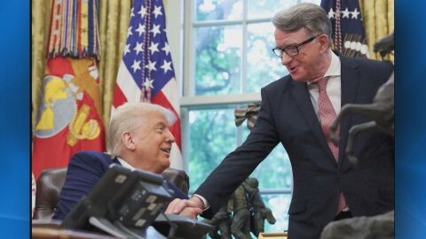 След нови разкрития по случая „Епстийн“: Бившият посланик Питър Манделсън напусна Лейбъристката партия