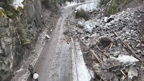 Опасно срутище: Пътят Велинград - Сърница ще остане затворен до пълното му обезопасяване